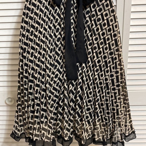 Rabbit Rabbit Rabbit Designs Black and cream dress!! - Picture 7 of 13